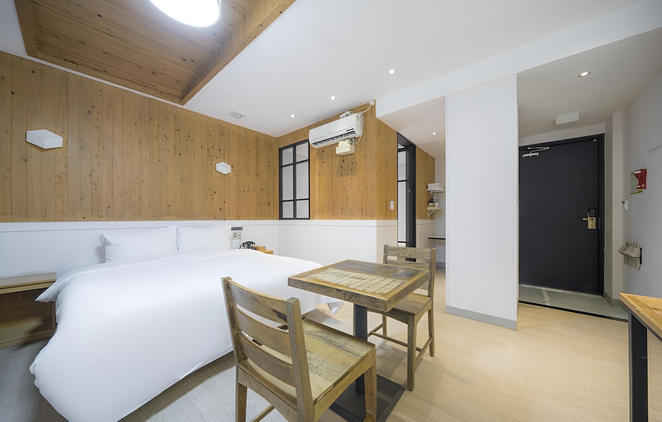 Changwon Palyongdong Praha Hotel view 3