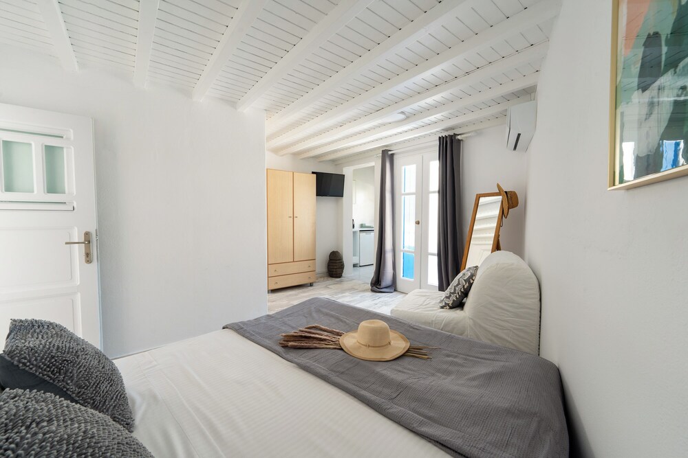 SeaView Central Suites