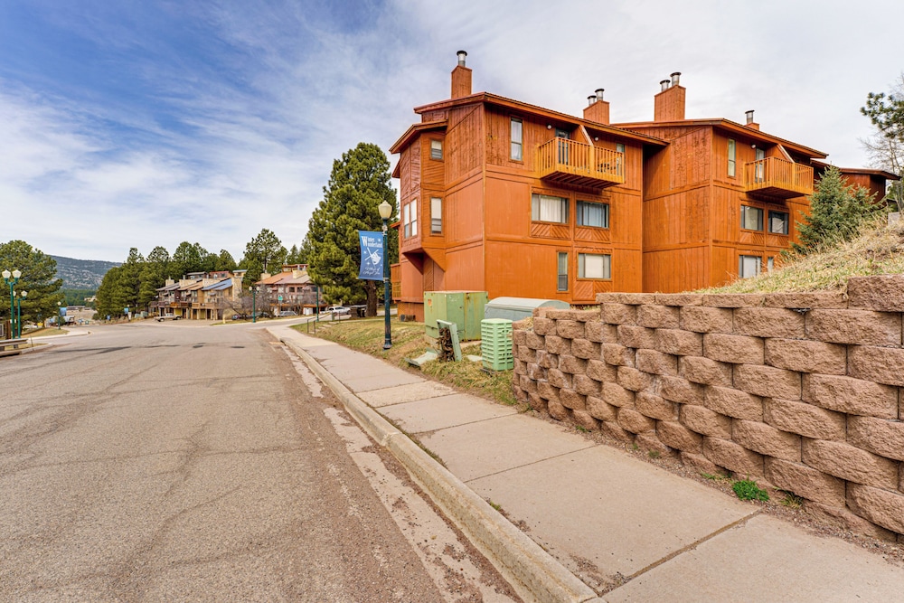 2 Blocks to Angel Fire Resort: Family Condo