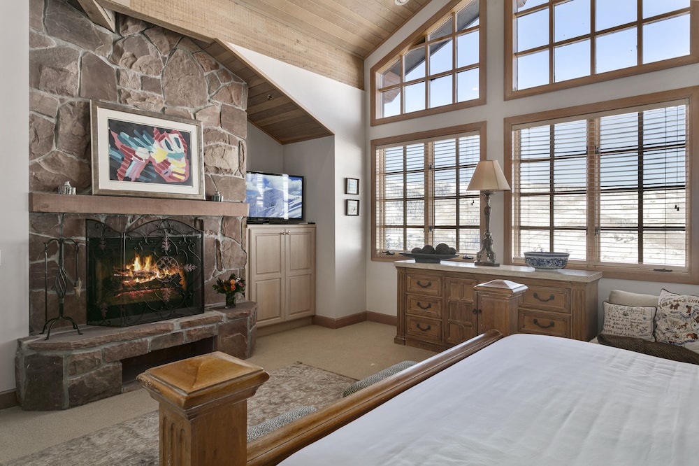 Stag Lodge at Deer Valley Resort - Four Bedroom with Spa #30 4 Condo