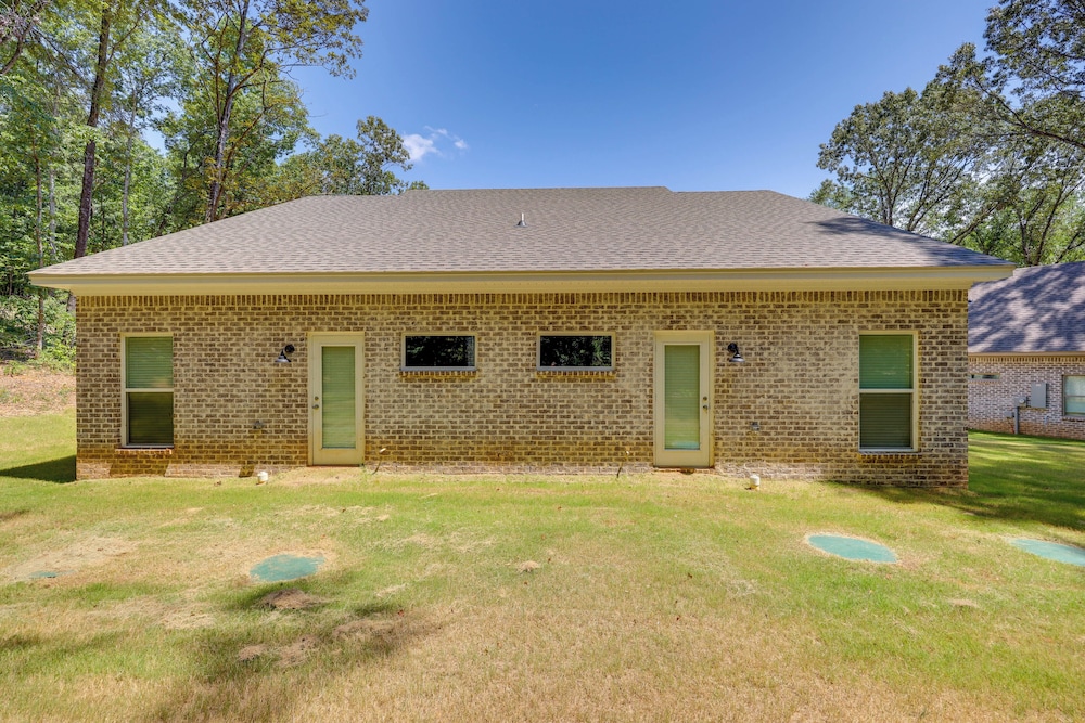 Close to Sports Complex: Modern Millbrook Duplex!