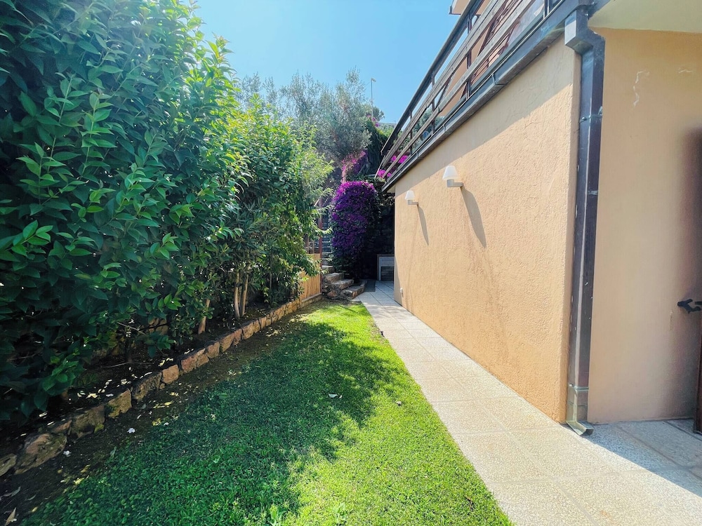 Charming Porto Santo Stefano Apartment With Pool Access