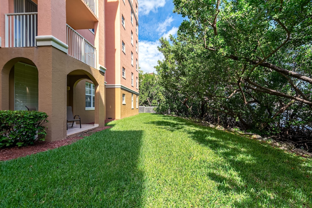 Wonderful 3 Bedroom Condo in the Heart of Aventura