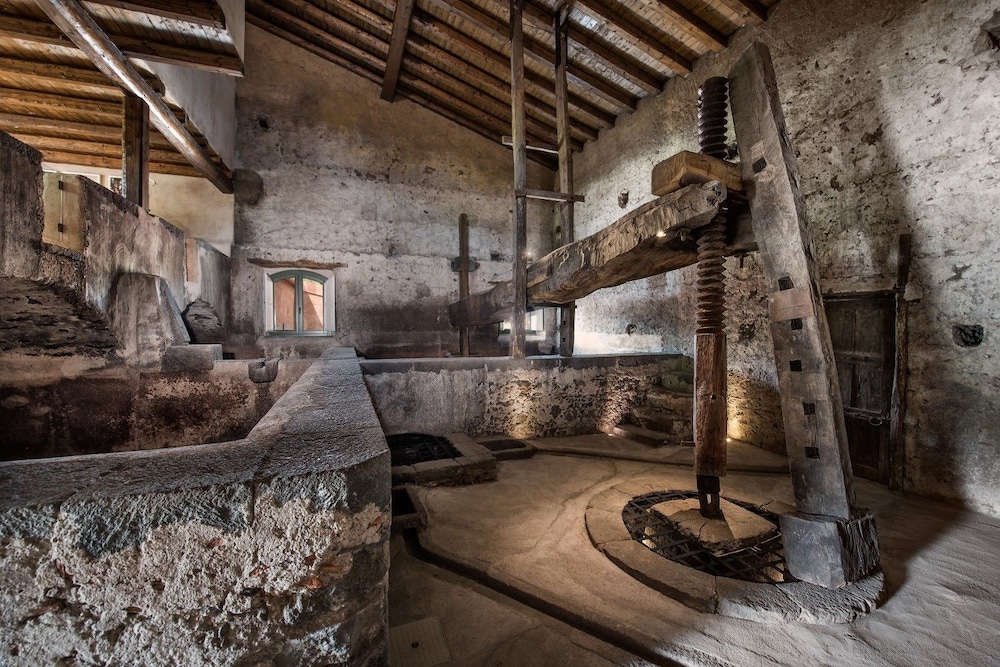Cavanera Etnea Resort & Wine Experience