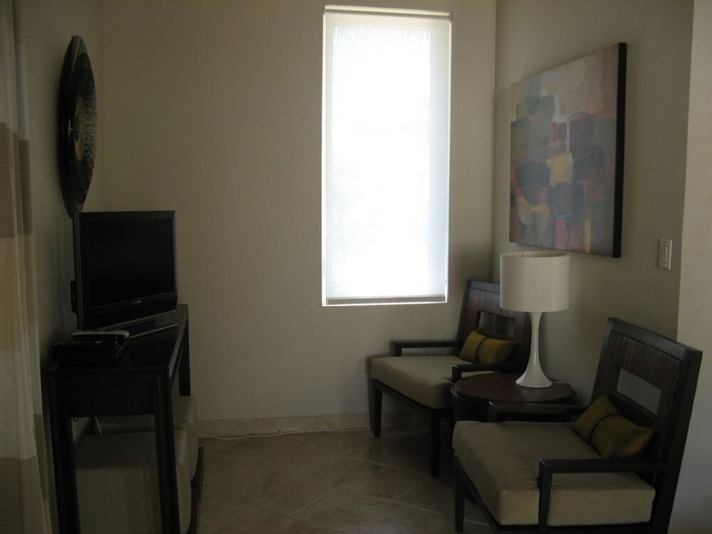 Sky Beach Club Bungalow 1 Bedroom Cabin - Property Image 19