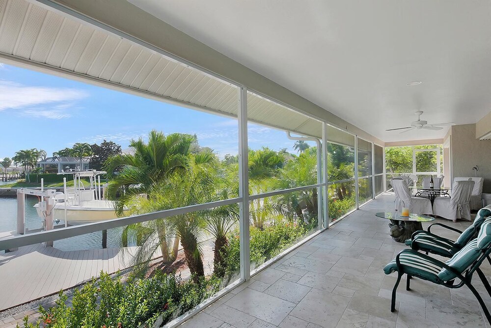 WH1074 3 Bedroom Holiday Home by Marco Naples Vacation Homes