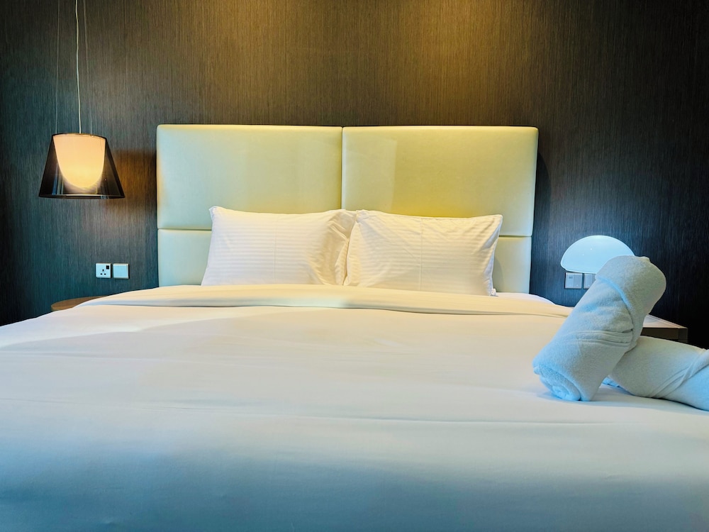 Venduras Chic 1BR at Damac Tower