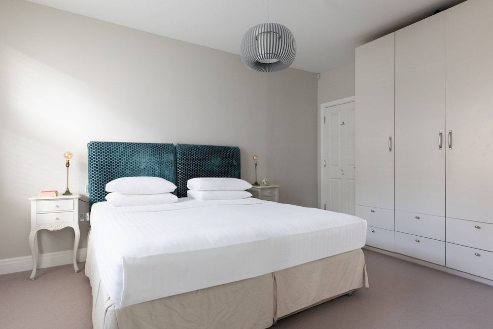 Oakley Street VII by Onefinestay