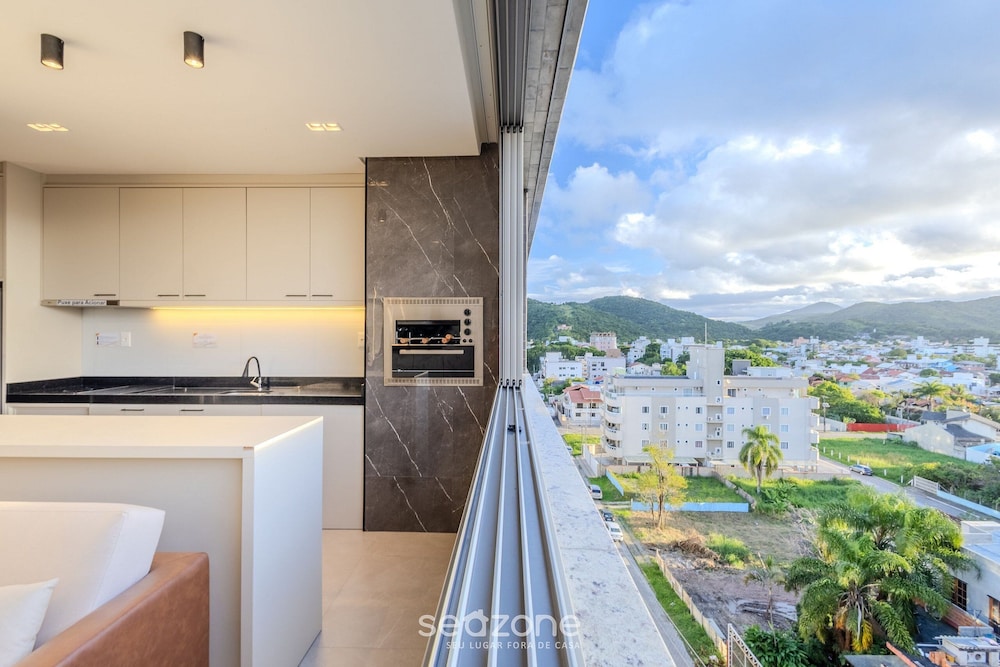 Your Exclusive Stay With Pool and Jacuzzi Just 500 Meters From the Beach - ELF