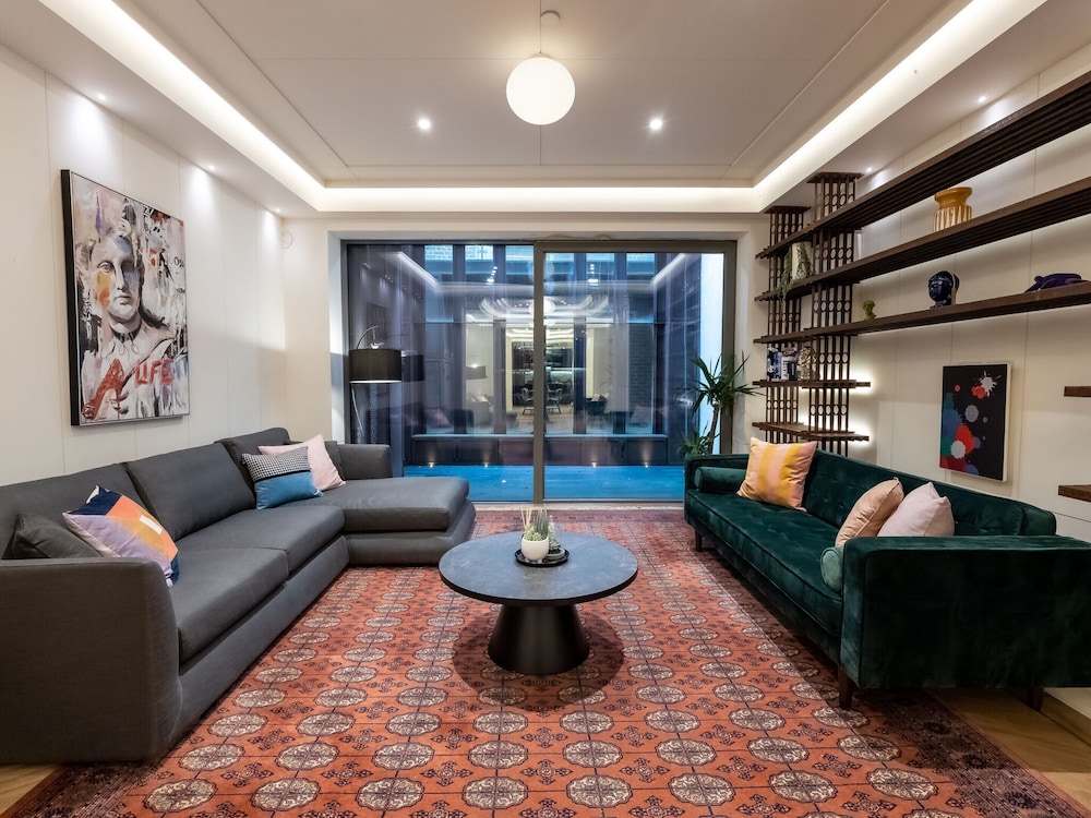 Five Bedroom Near Camden Arts Centre by Bevilla