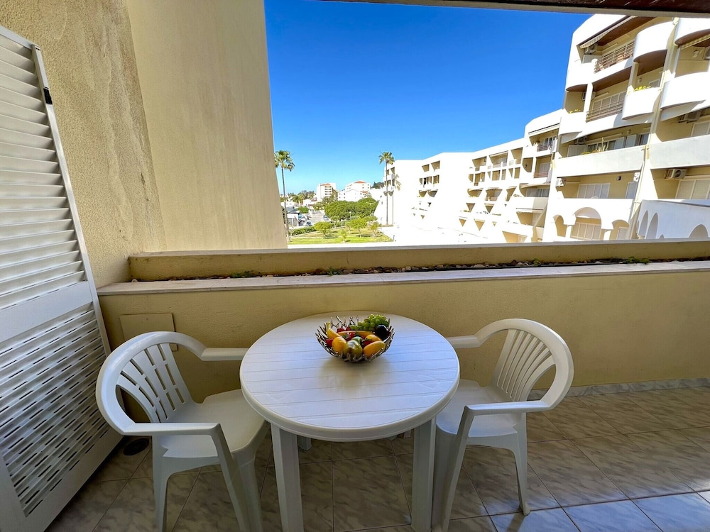 Albufeira Concept 2 With Pool by Homing