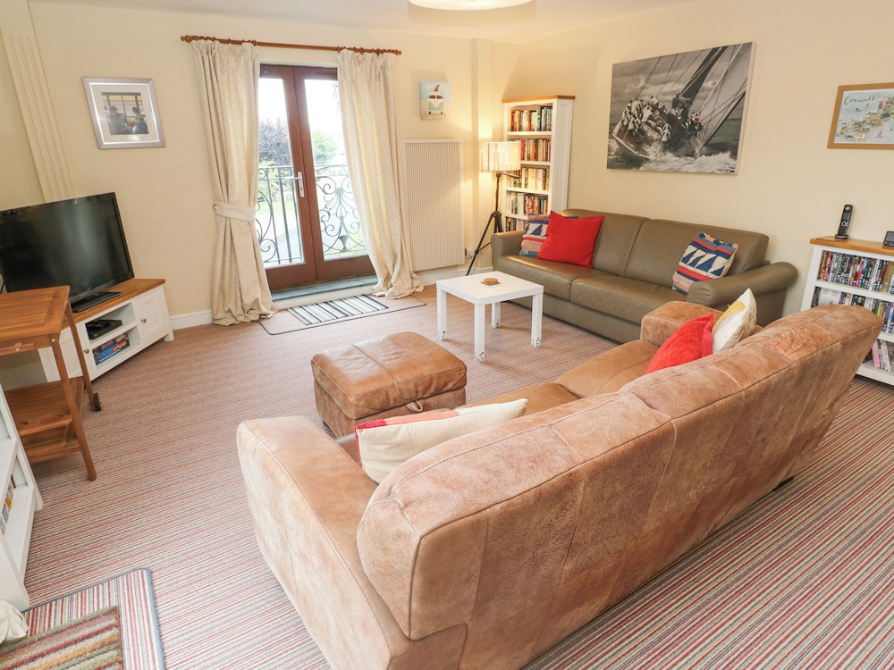 5 Tregenna Court