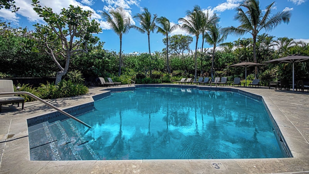 Beautifully Updated - Close to Beach & Pool - Oceanview Lanai - Vrkcv
