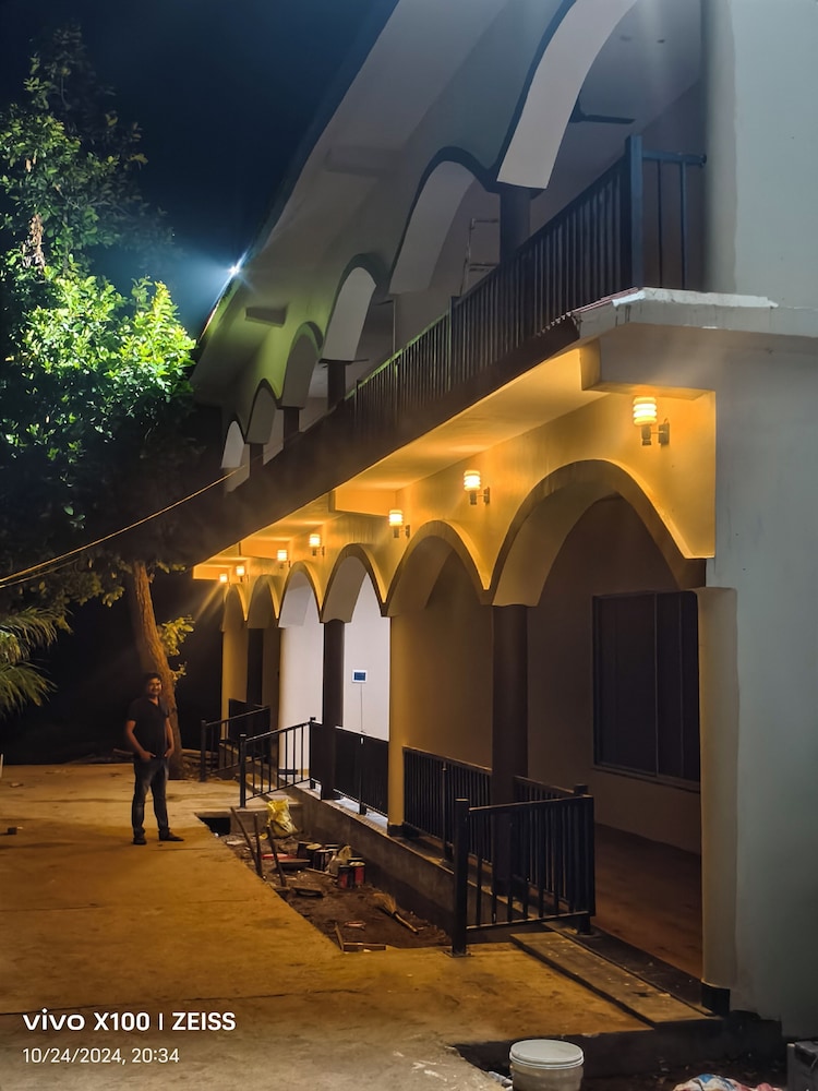 Bandhavgarh Tiger Resort view 4