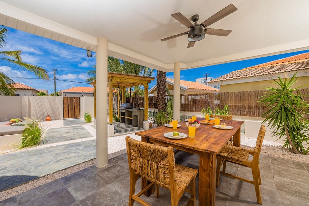 Newly Renovated Amazing Location Private Pool
