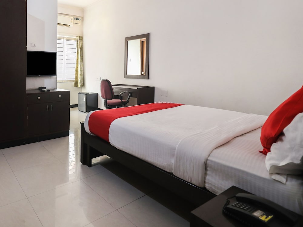 OYO 29638 Gmr 18 Hotel