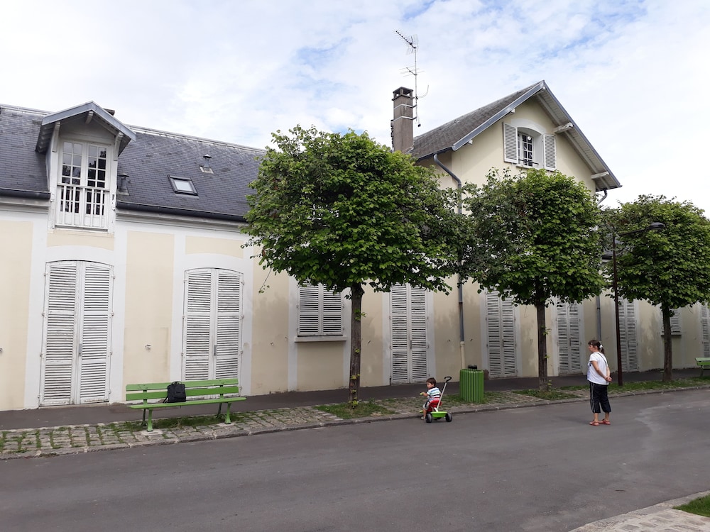 Hostel La Maison Montreau