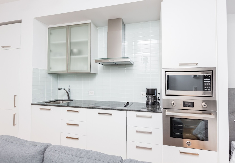 Downtown-CN Tower-Jays - Image 3