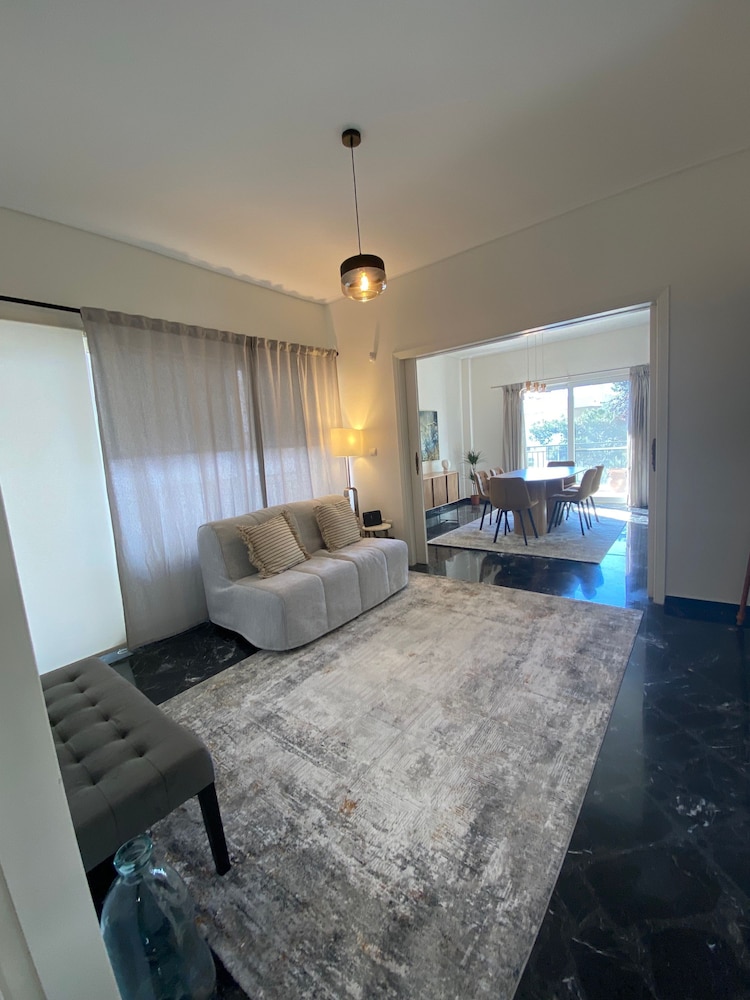 Spacious Glyfada Golf 4BR -near Beach Shops