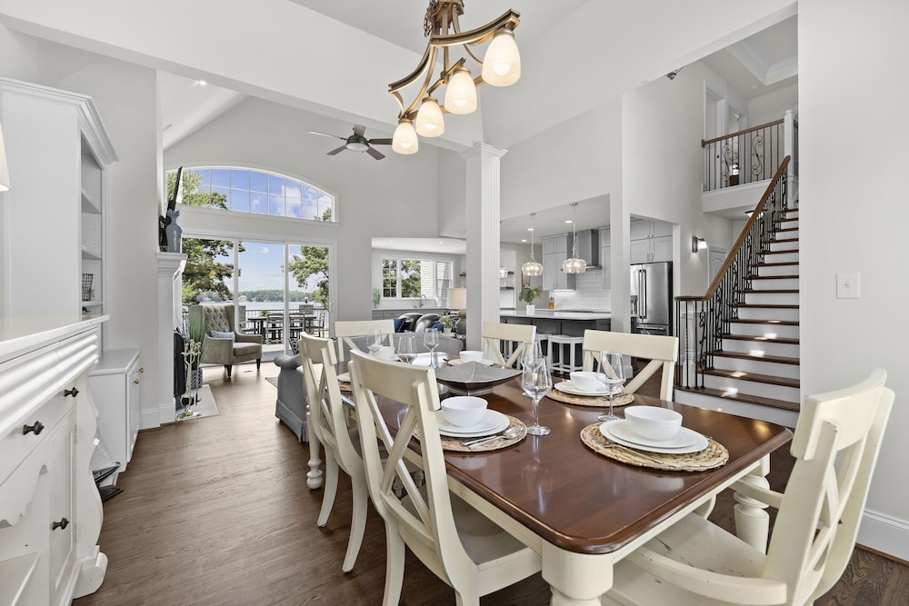 Make a Big Splash in 7BR Lake Norman Home!