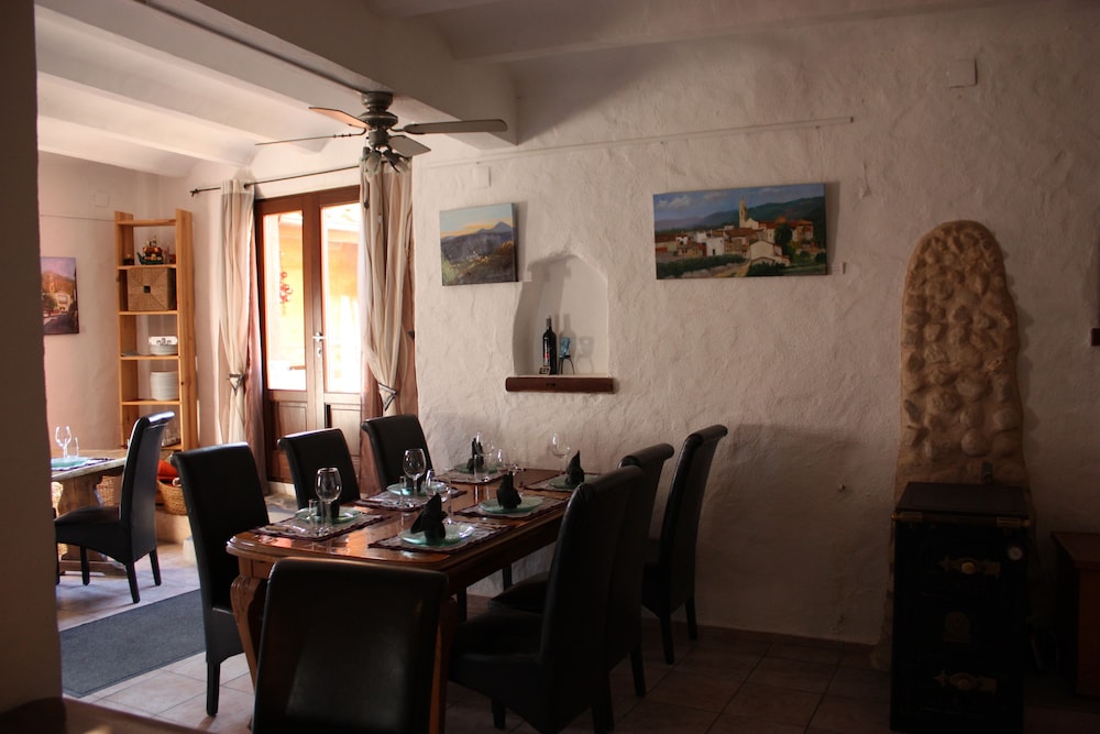 L'almàssera Casa Rural & Restaurant