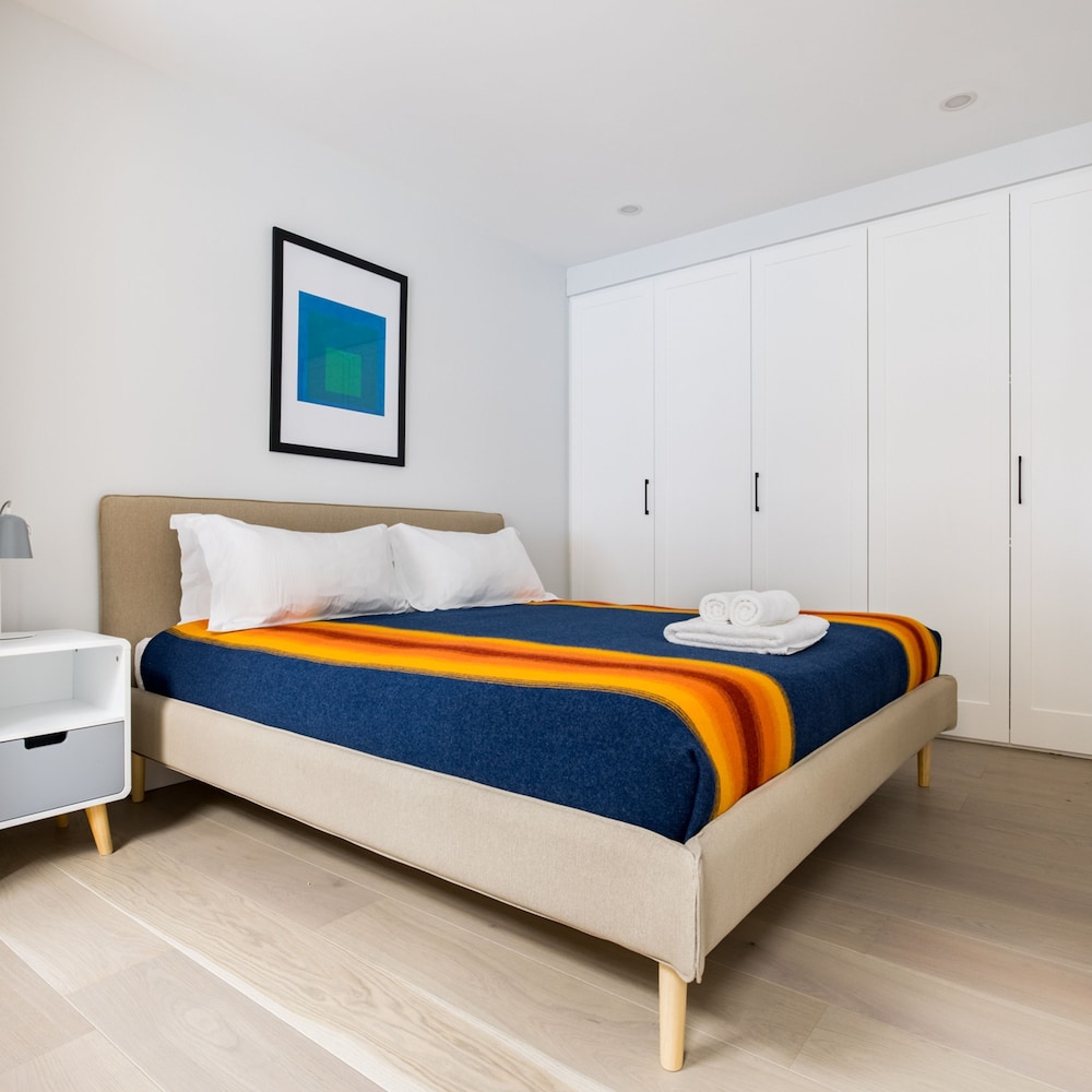 Cool Leicester Sq Studio - Netflix Nespresso