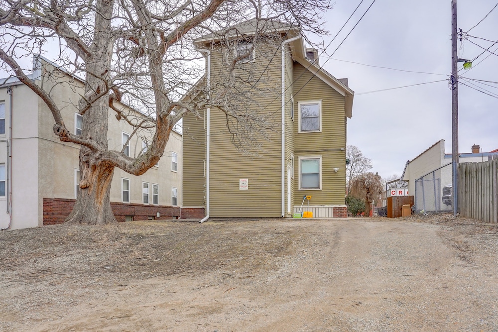 Cozy Minneapolis Apartment, 1 Mi to Downtown!