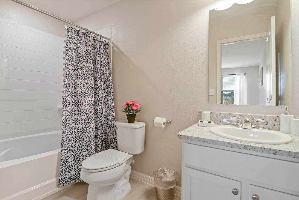 Family Friendly Four Bedroom w Gameroom Disney 5145 - Image 4