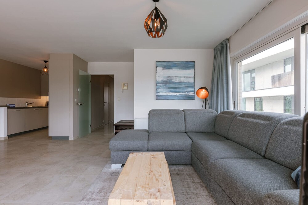 Huswell - Family Apartment With Balcony Near Coast