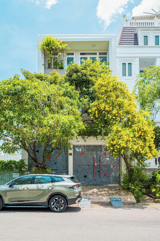 Thao Dien Garden Villa 5BR Luxury Oasis