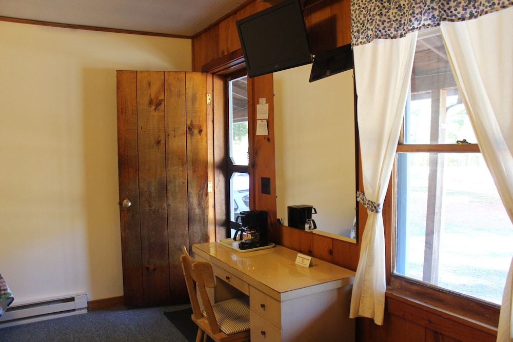 Blueberry Hill Motel