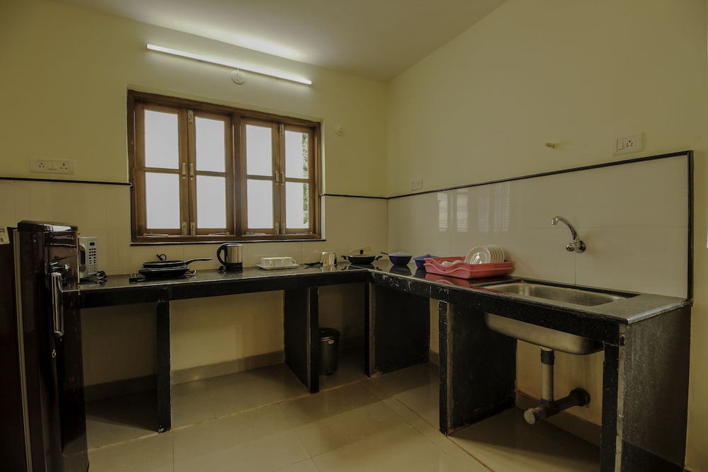 OYO 9891 Home Poolside 2BHK Villa Thalassa