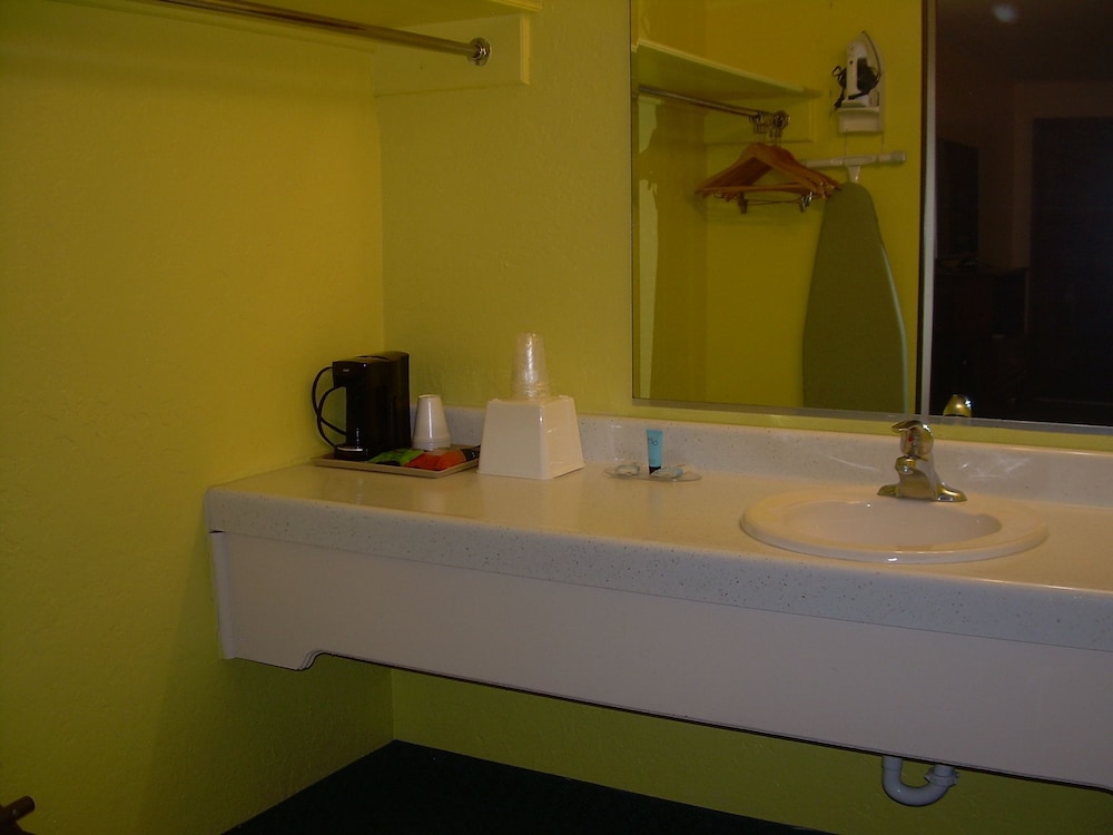 North Platte Vacations - 83 Motel - Property Image 12