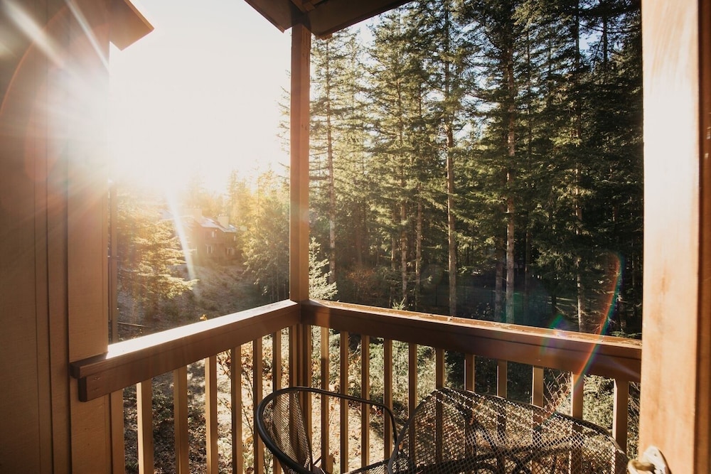 Glacier Mt Baker Lodging