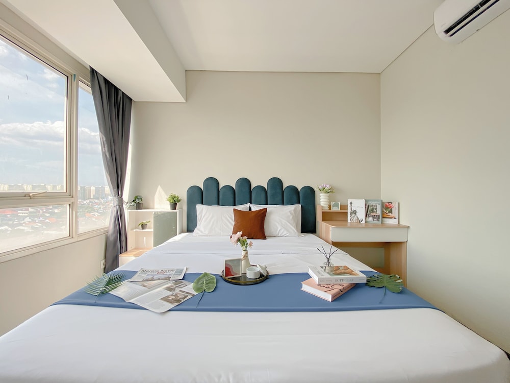 Comfortable And Restful 2Br Nifarro Park Apartment