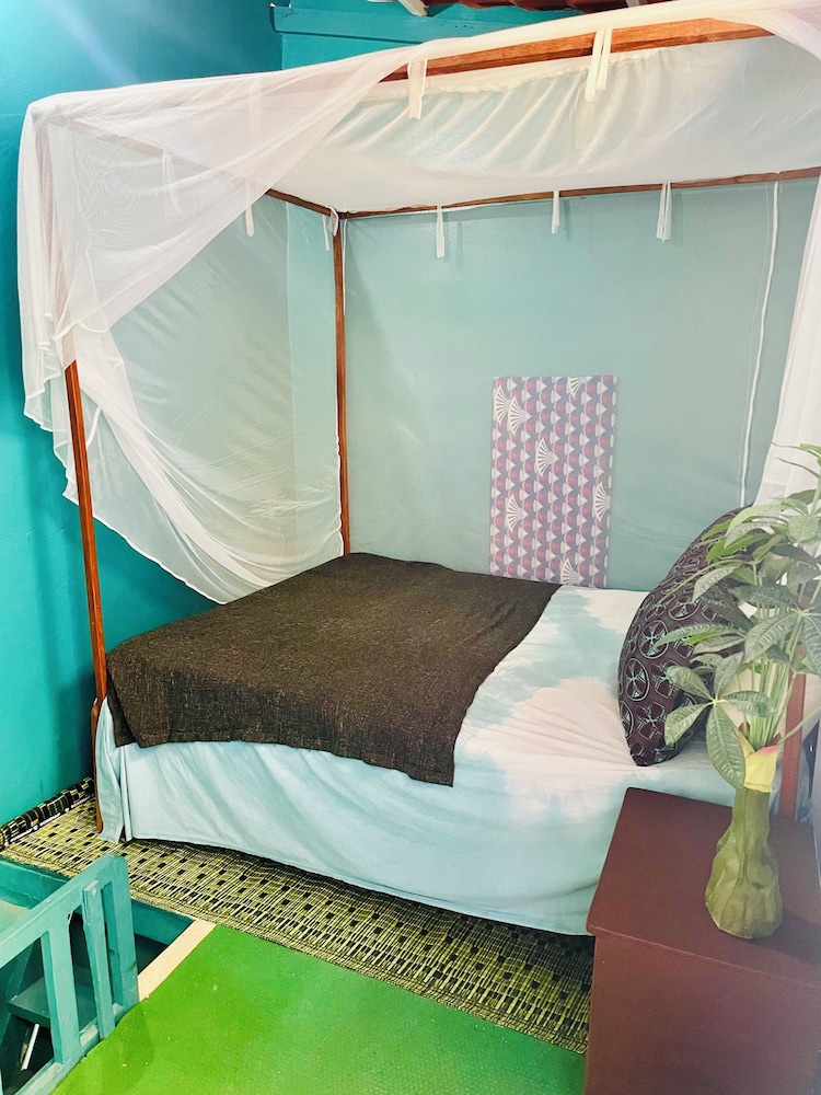 Fadidi House
