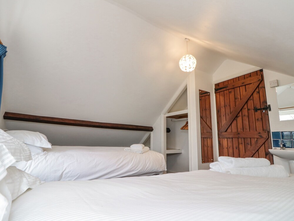 Orchard Cottage view 3