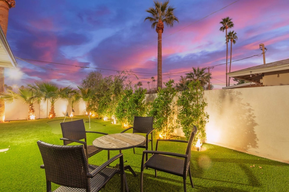 Desert Sands Heated Pool Firepit Old Town Putt Grn