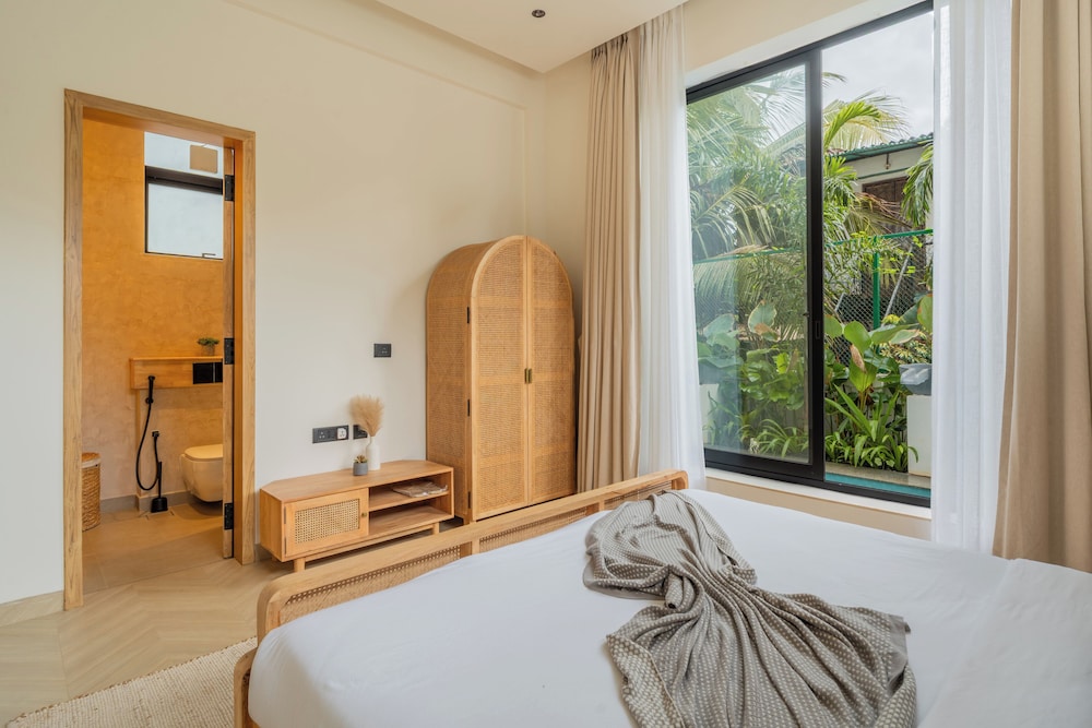 ELIVAAS Ekam | Luxe 4 BHK Villa With Pvt Pool & Patio