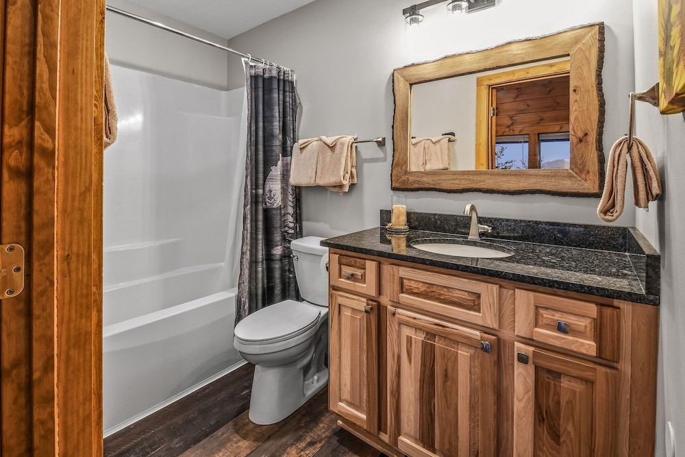 Panoramic Pointe 2 Bedroom Cabin