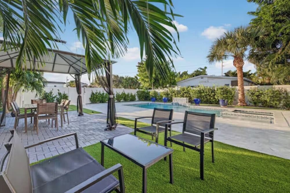 Paradise by the Sea - Cottage
