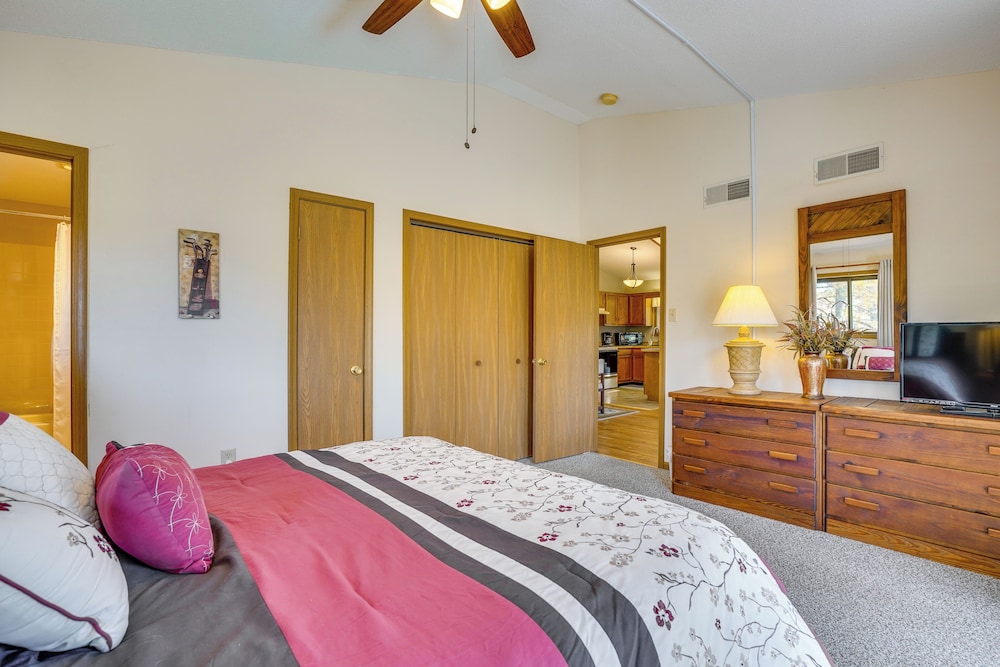 Retreat on The Woods Resort: Mtn View Golf Course! - Property Image 12