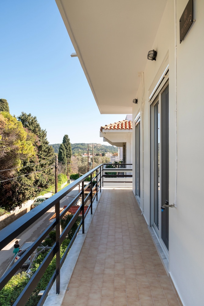 Filerimos City Center Apt in Ialysos Rhodes