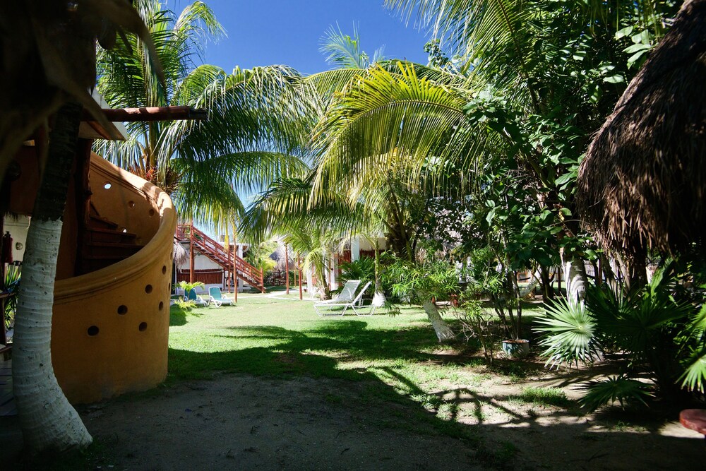 Golden Paradise Hostel