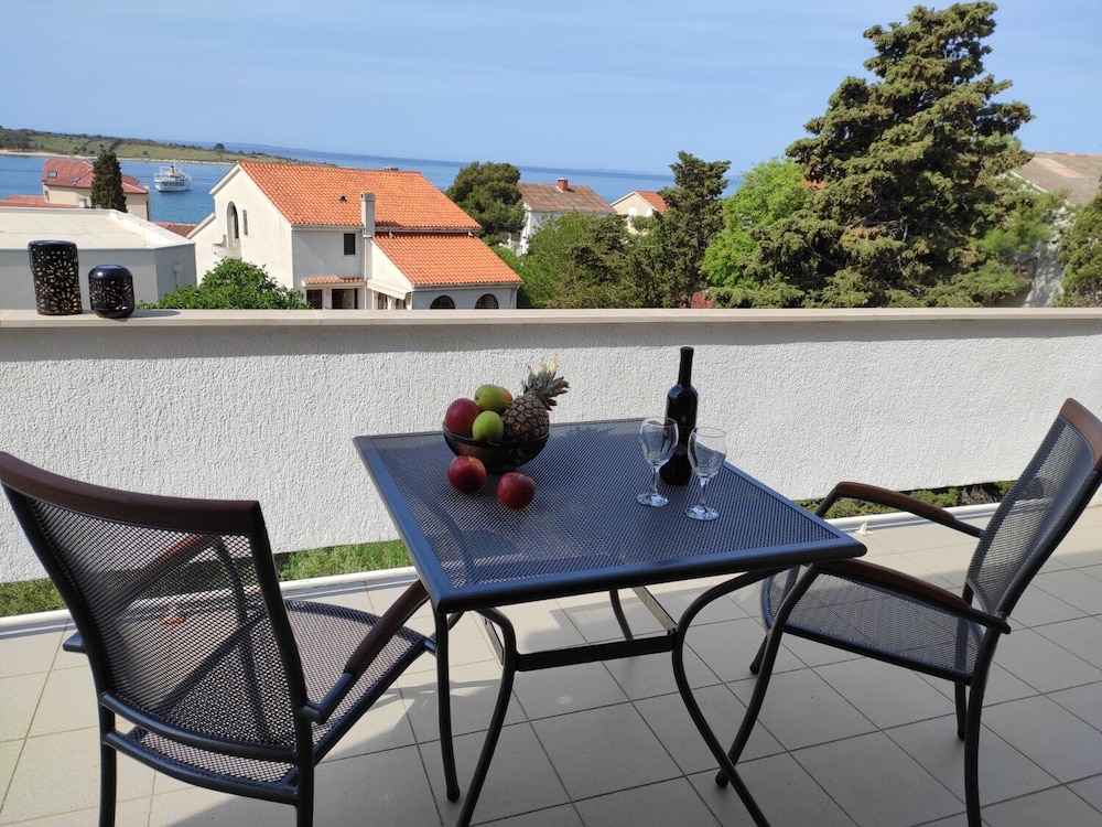 Nives - Great Location - A6