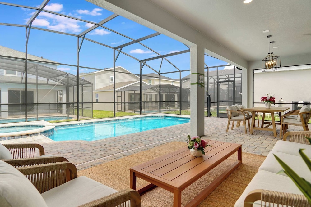 Epic 10br Solara Retreat, Themed Fun & Pool