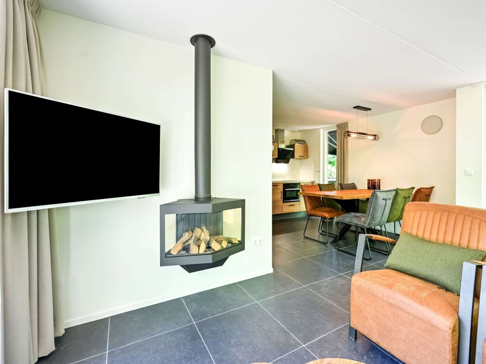 House in Reutum With Jacuzzi & Forest View view 3