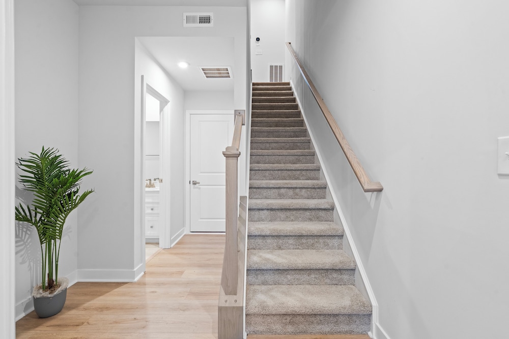 Luxe King 3BR Townhouse Uptown Charlotte
