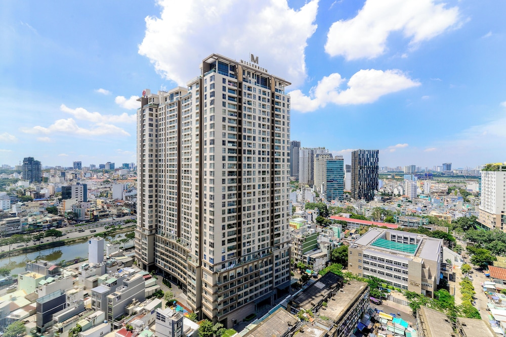 Hotel Apartment Pool Infinity View HCM - Image 1