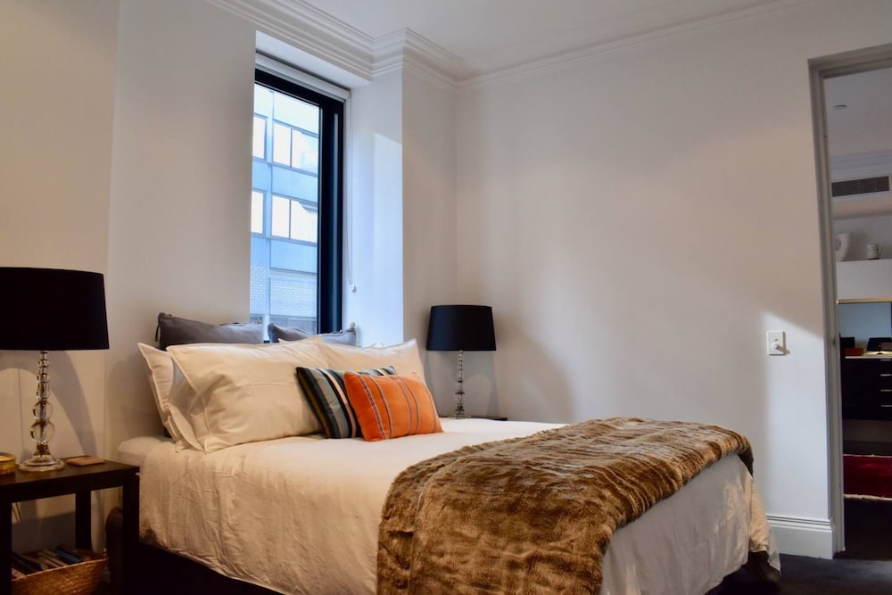 Stylish 1 Bedroom Apartment in Vibrant Potts Point